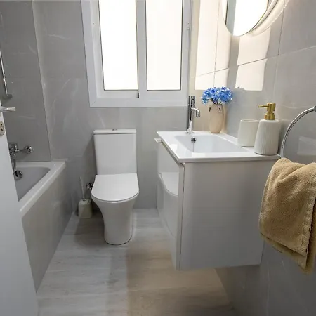 Beachfront Makenzy Apartamento Larnaca