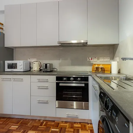 Apartamento Beachfront Makenzy Larnaca