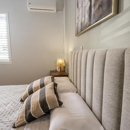 Beachfront Makenzy Apartamento Larnaca