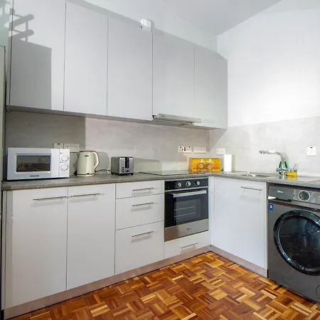Apartamento Beachfront Makenzy Larnaca